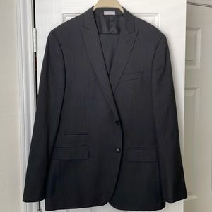 J Ferrar Mens Slim Fit Suit 44R Jacket and 34x32 Pants in Charcoal 2 Piece Suit